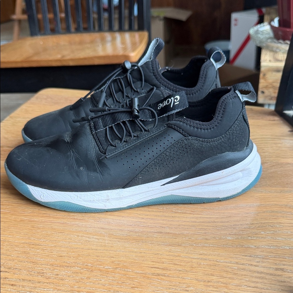 Women’s Clove Nursing Shoes